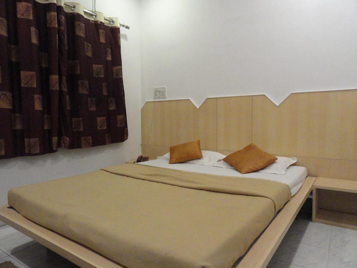 Hotel Raj Aurangabad  Exterior photo