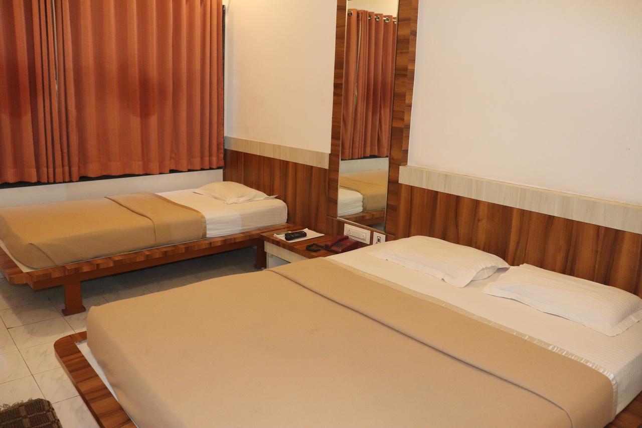 Hotel Raj Aurangabad  Exterior photo